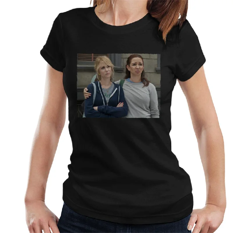 Bridesmaids Lillian Arm Around Annie Women's T-Shirt Fashionable Trendy Casual
