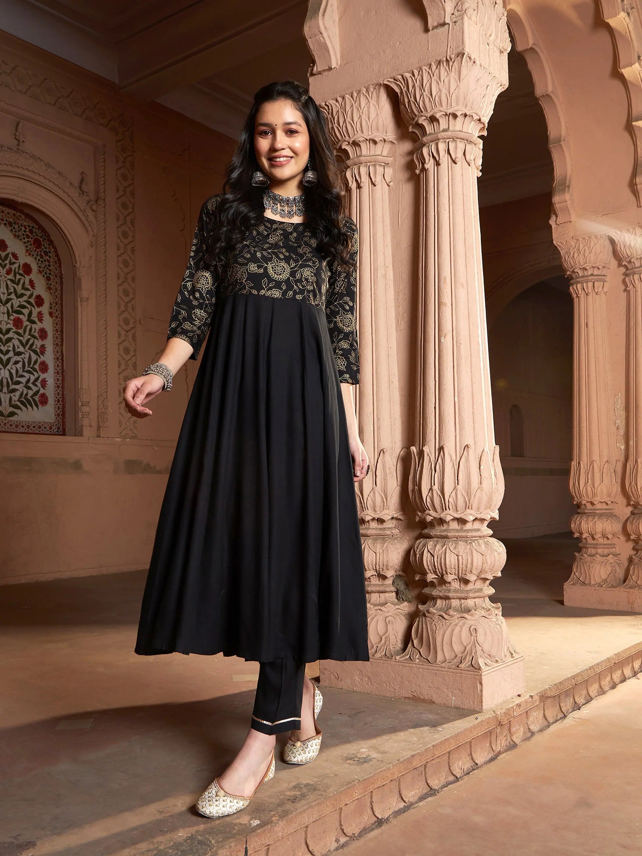 Women Black Floral Bodice Foil Anarkali Kurta With Pants Modern Skinny Pants