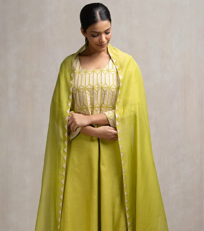 Patch & Thread Embroidered Muslin Kurta Set with Pants & Dupatta Cozy Fitted Pants