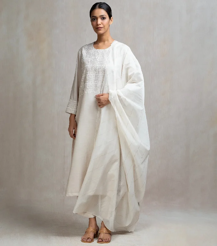 Thread Embroidered Chanderi Kurta Set with Pants & Dupatta Stylish Slim Trousers