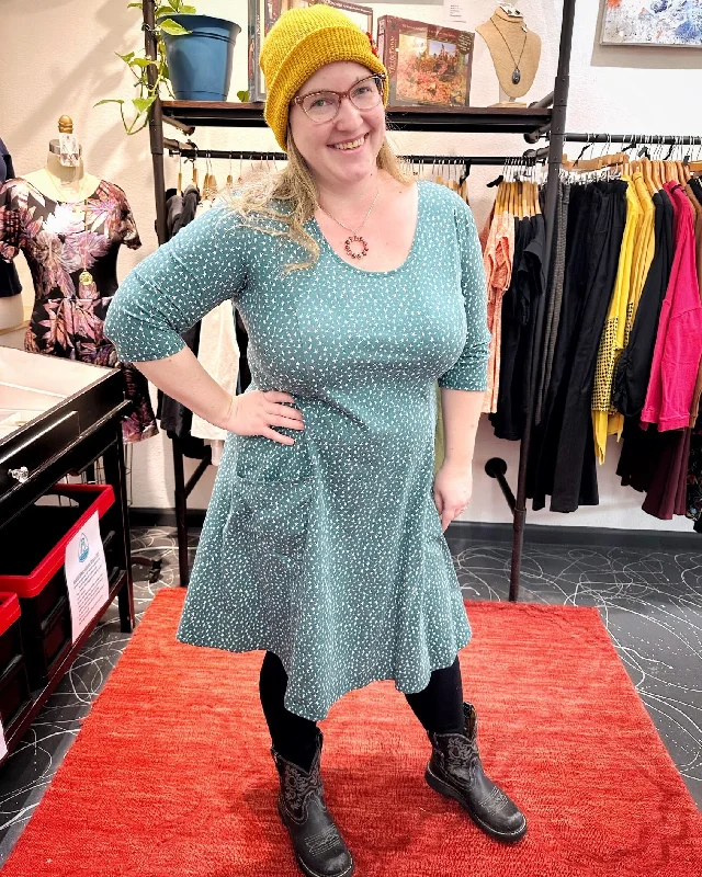 Jessica Dress With Sleeves in Evergreen Star Tunics Travel practical