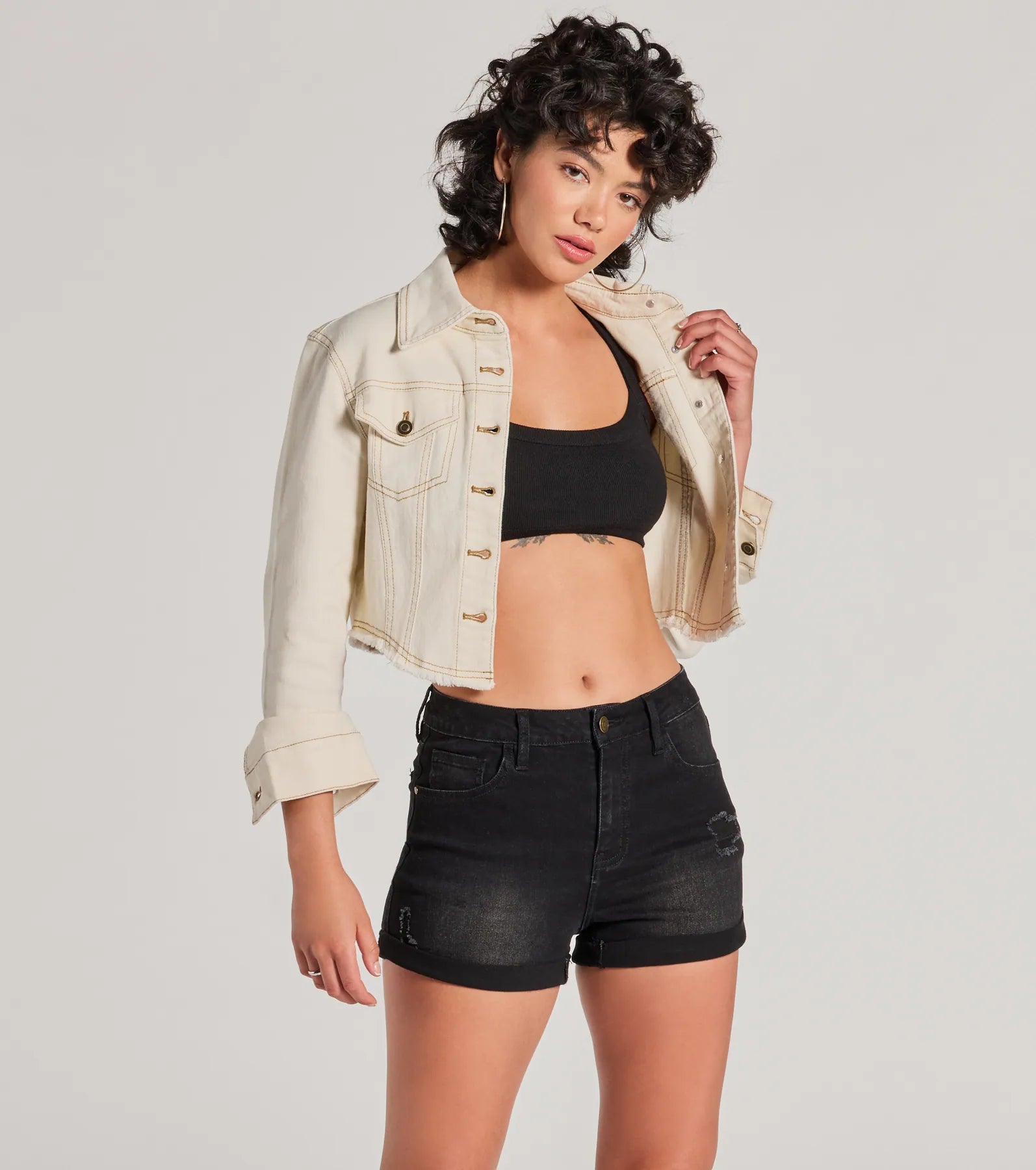 Chill Moments Long Sleeve Crop Denim Trucker Jacket Zippered Front Buttoned Front Snap Front