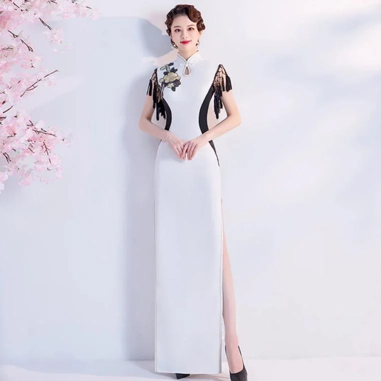 Floral Embroidery Mandarin Collar Cheongsam Evening Dress with Tassels