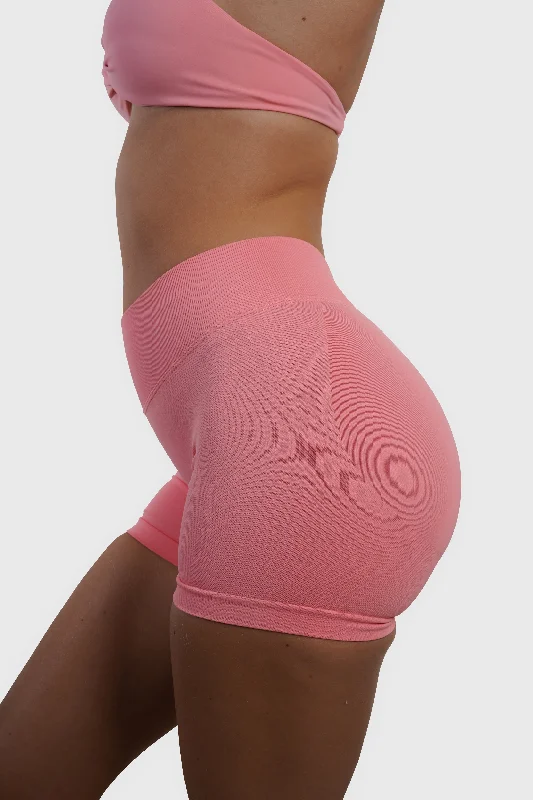 RECOIL SCRUNCH SHORTS - PEACH