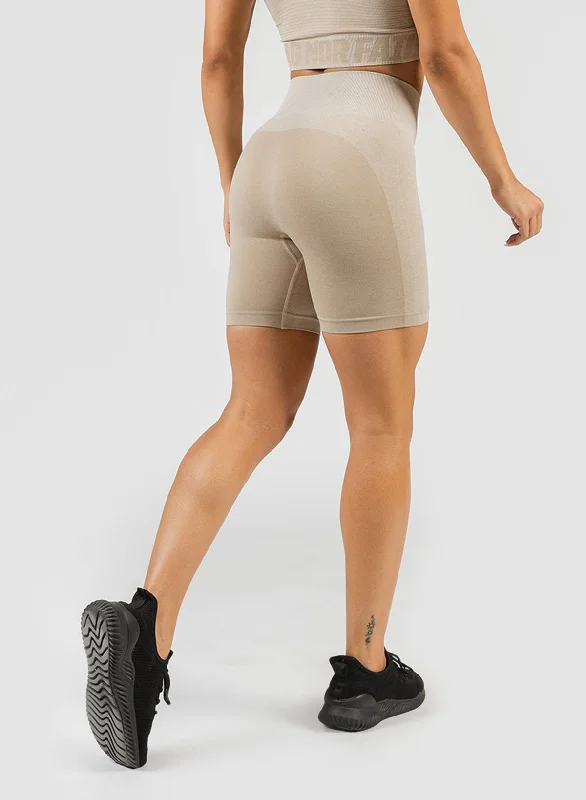 SEAMLESS BIKER SHORTS - SAND